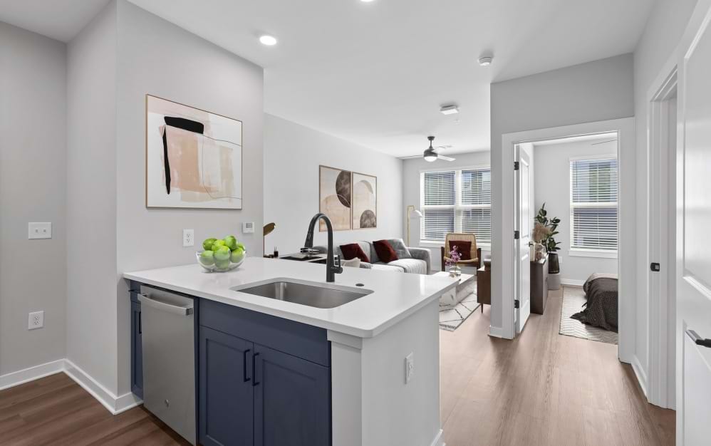 A1 - 1 bedroom floorplan layout with 1 bathroom and 580 square feet (Kitchen)